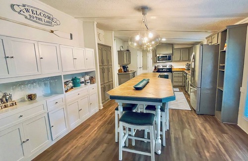 Fennville Cabaña | Secluded 3-bedroom cottage near the beach w/ hot tub/sauna, game room, fire pit.