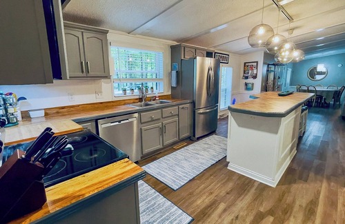 Fennville Cabaña | Secluded 3-bedroom cottage near the beach w/ hot tub/sauna, game room, fire pit.