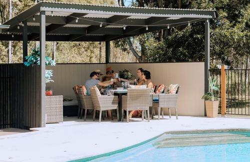 Pokolbin Cabina | Secluded 3BR Cabin in Palmers Lane Estate with Pool, Tennis, walk to Cellardoors