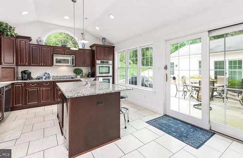 Phoenixville Casa | Secluded and peaceful 5 bedroom family friendly home with pool
