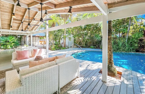 Midtown Casa | Secluded and Private Monthly Tropical Modern Oasis with a Large Pool