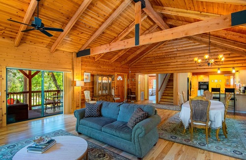 Colfax Casa | Aislado viñedo Gold Country hogar en las estribaciones de la Sierra