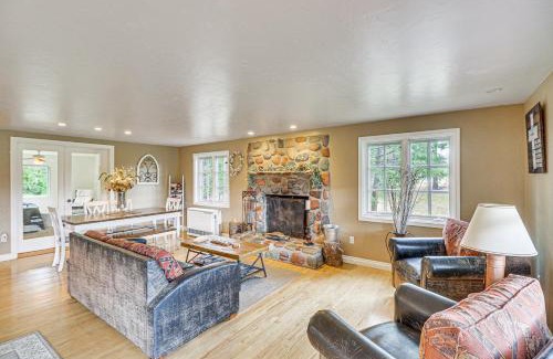 Bigfork Casa | Secluded Bigfork Cabin with Yard and Fire Pit!