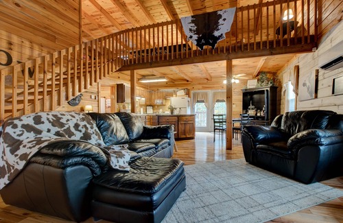 Heidelberg Cabina | Secluded Cabin on 70 acres private land, ping pong table, Red River Gorge, KY