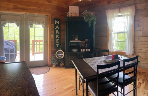 Heidelberg Cabina | Secluded Cabin on 70 acres private land, ping pong table, Red River Gorge, KY