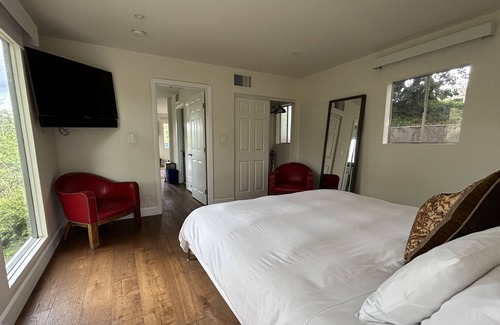 Los Angeles Cabaña | Secluded cottage Hollywood Hills in sunny garden