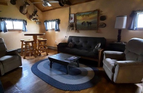 Marsland Cabaña | Secluded Cottage on East Ash Creek near Fort Robinson State Park, Nebraska