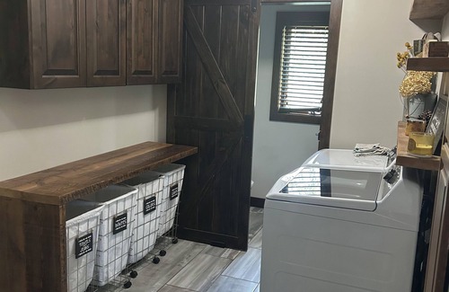 Woodville Casa | Privacy and Paradise in Woodville W, Accommodating families, pets & large groups