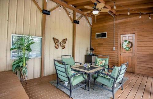 Will County Casa | Secluded Farmhouse W/5BD & Pool