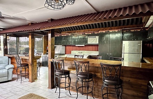 Eutawville Cabina | Secluded Farmstay Pool, Hot Tub & Farm Animals
