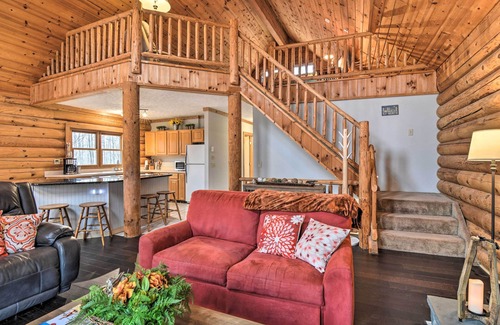Michaywe Cabina | Secluded Gaylord Cabin w/ Deck, Fire Pit & Grill!