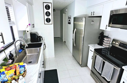 Crystal River Casa | Secluded Grotto with pool and hot tub! — Only 20 minutes from the beach! Pets ok