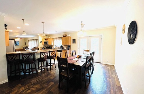 Logan Casa | Secluded Hocking Hills Farm Cabin w/ Hot Tub & Trails – Near Old Man’s Cave
