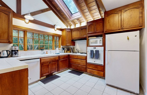 Little River Casa | Secluded house with WiFi, private hot tub, wood burning fireplace