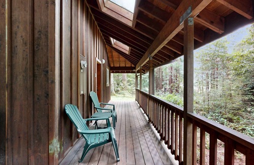 Little River Casa | Secluded house with WiFi, private hot tub, wood burning fireplace