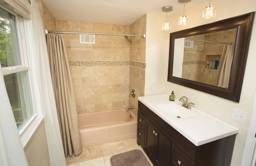 Inver Grove Heights Casa | Aislado Retiro Lago hogar con Jacuzzi y la hoguera,