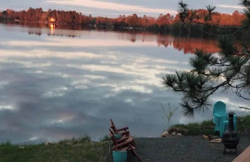 Eveleth Cabaña | Secluded Lake Cottage on Private Veteran Homestead