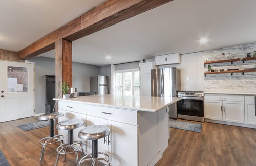 Tomahawk Casa | Secluded Lake Estate w Trails, Water Toys & Air Hockey!