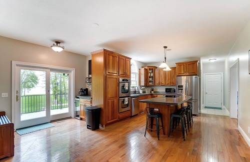 Celina Casa | Secluded Lake Front House with Pool -
