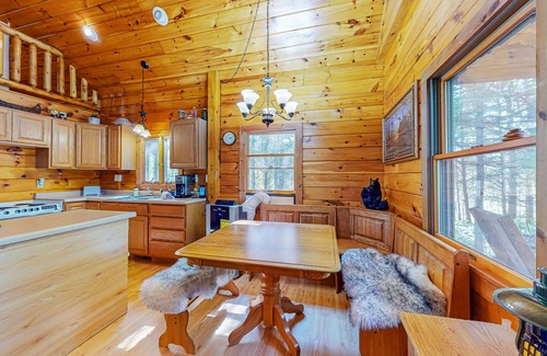 Lac du Flambeau Casa | Secluded Lakefront Nature Retreat with Fire pit, WFH Desk, WIFI & Private W/D