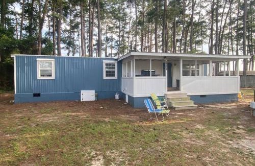 Hartsville Casa | Secluded lakefront cabin on Robinson