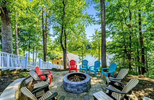 Sunrise Bay Casa | Secluded Lakefront | Private Pool | Dock | Hot Tub