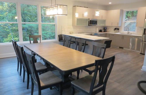 Skyland Casa | Secluded Luxury Mountain Retreat House .