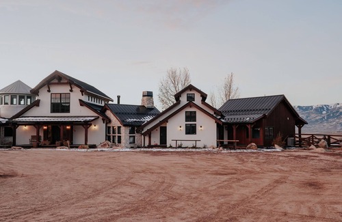 North Snyderville Basin Casa | Secluded Luxury Ranch Estate on Scenic & Tranquil Acreage