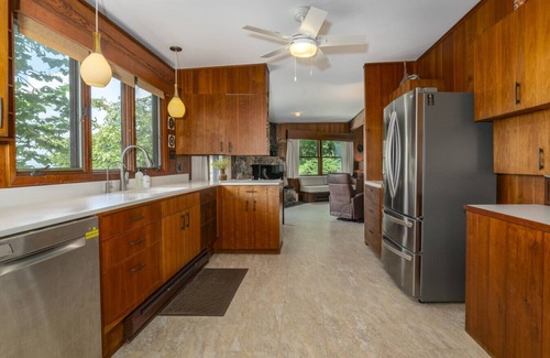 Lexington Casa | Secluded Mid-Century Retreat w/ mtn views, near WLU, VMI