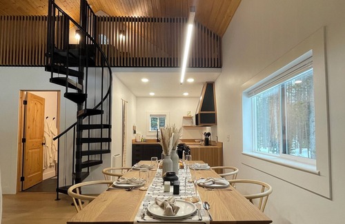 Columbia Falls Cabina | Secluded modern cabin bordering Glacier National Park!