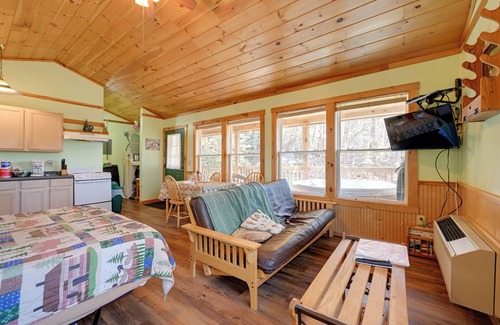 Bryson City Cabina | ¡NUEVO! Cabaña aislada 'Gone Hunting' con bañera caliente