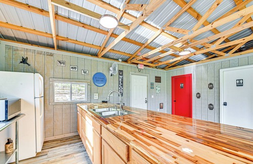 Livingston Cabina | Secluded on 10 Acres: Livingston Getaway w/ Sauna!