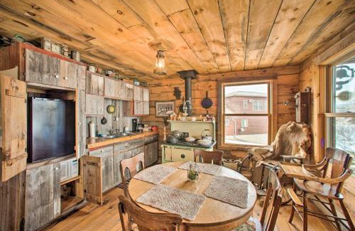 Putnam County Casa | Secluded Powersville Cabin 25 Mi to Lake Paho!