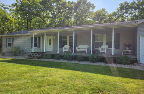 Caseville Casa | Secluded private home with golf cart to take you to the beach!!