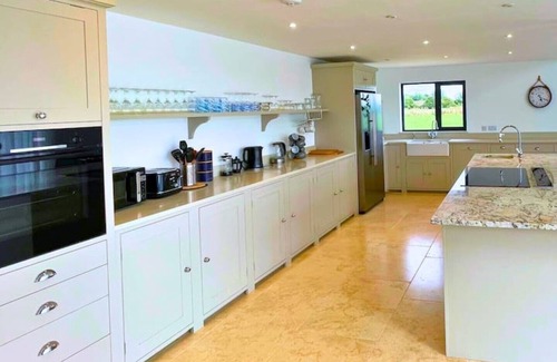 Denchworth Casa | Secluded Ridgeway View Barn Conversion