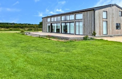 Denchworth Casa | Secluded Ridgeway View Barn Conversion