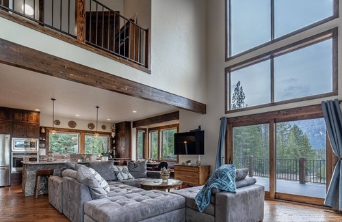 Martin City Casa | Secluded River Retreat 8 minutes from West Entrance to Glacier National Park.