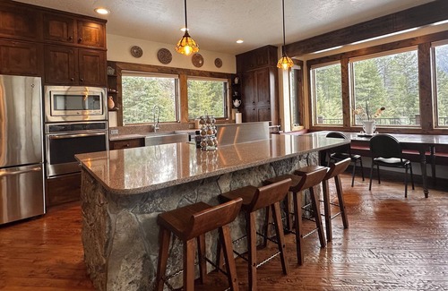 Martin City Casa | Secluded River Retreat 8 minutes from West Entrance to Glacier National Park.