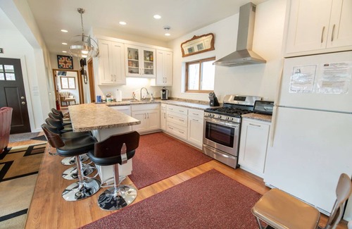 Nekoosa Cabina | SECLUDED RUSTIC RETREAT - PET FRIENDLY