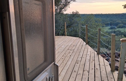 Gordon Casa | Secluded RV on mountain bluff overlooking lake with large deck. Hiking &biking