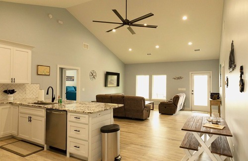 Eatonton Casa | Secluded Sinclair Lakefront Home! Fire pit, Great Swimming, NO CLEANING FEE