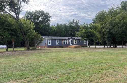 Osage County Casa | Secluded, Spacious 4-bedroom 2ba house with WiFi, AC on Kaw Lake near Ponca City