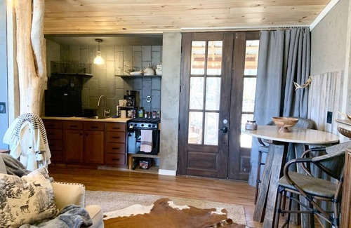 Sweetwater Cabina | Secluded TREEHOUSE Full bath, Seclusion, Mtn View, Kitchen, Fireplace