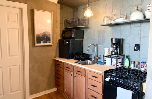 Sweetwater Cabina | Secluded TREEHOUSE Full bath, Seclusion, Mtn View, Kitchen, Fireplace