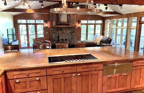 Eureka Springs Casa | Secluded Waterfront Lakehouse!- Gourmet kitchen, private swim dock, fire pit!