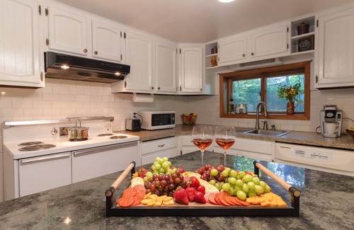 Solon Springs Cabaña | Secluded Wisconsin Cottage w/ Nearby Lake Access