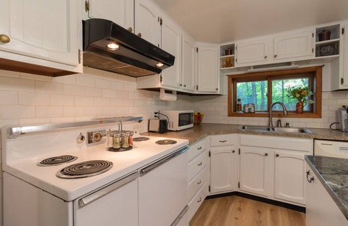Solon Springs Cabaña | Secluded Wisconsin Cottage w/ Nearby Lake Access