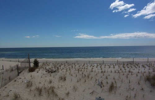 Beach Haven Gardens Apartamento | Second Floor Condo Just Steps to the Beach!