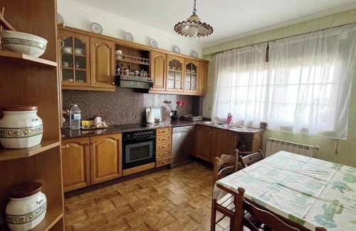 Abegondo Casa | Apartamento en primera planta de casa cerca Camino Inglés (Apta para mascotas)