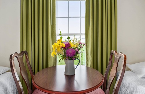 North East Casa | Second Floor East Standard Deluxe